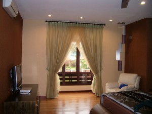 living room with curtain1